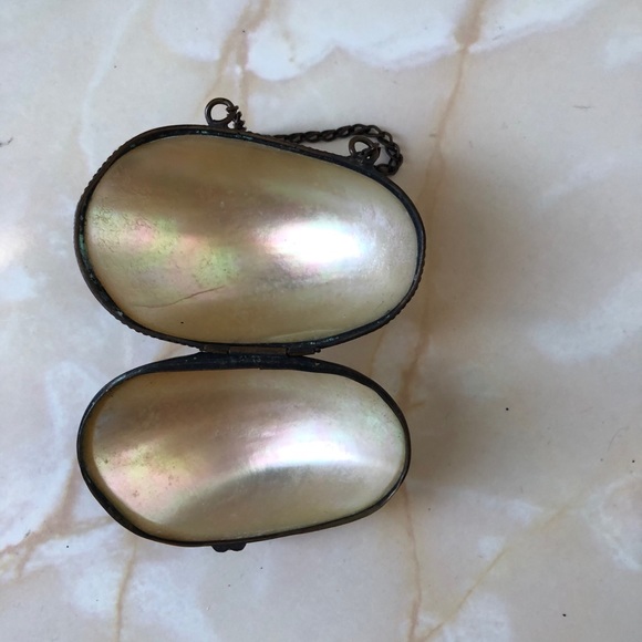 Antique abalone shell coin purse - Picture 9 of 10